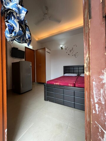 Room in 1 RK Builder Floor at Sushant Vyapaar Kendra, Sector 43 – for Rent