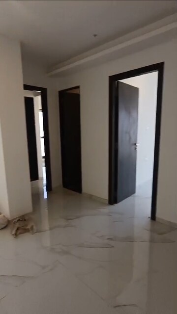 Room in 2 BHK Apartment at Dev Leo Tower, Oshiwara – for Rent