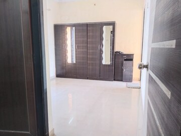 Room in 2 BHK Apartment at Ravi Heights, Kamothe – for Rent