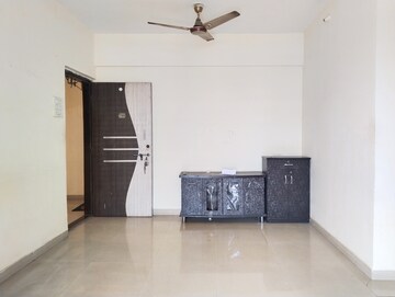 Room in 2 BHK Apartment at Ravi Heights, Kamothe – for Rent