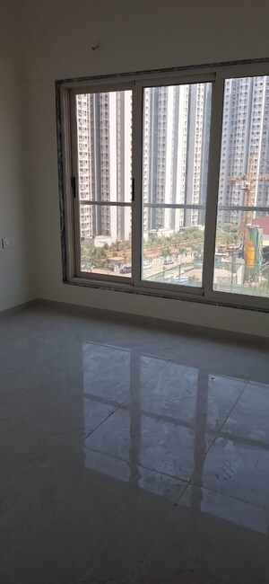 Room in 1 BHK Apartment at Sheth Irene, Malad West – for Sale