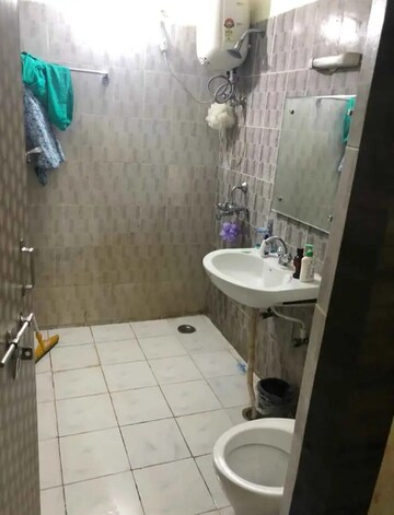 Attached Bathroom in 2 BHK Independent House at Aliganj – for Rent