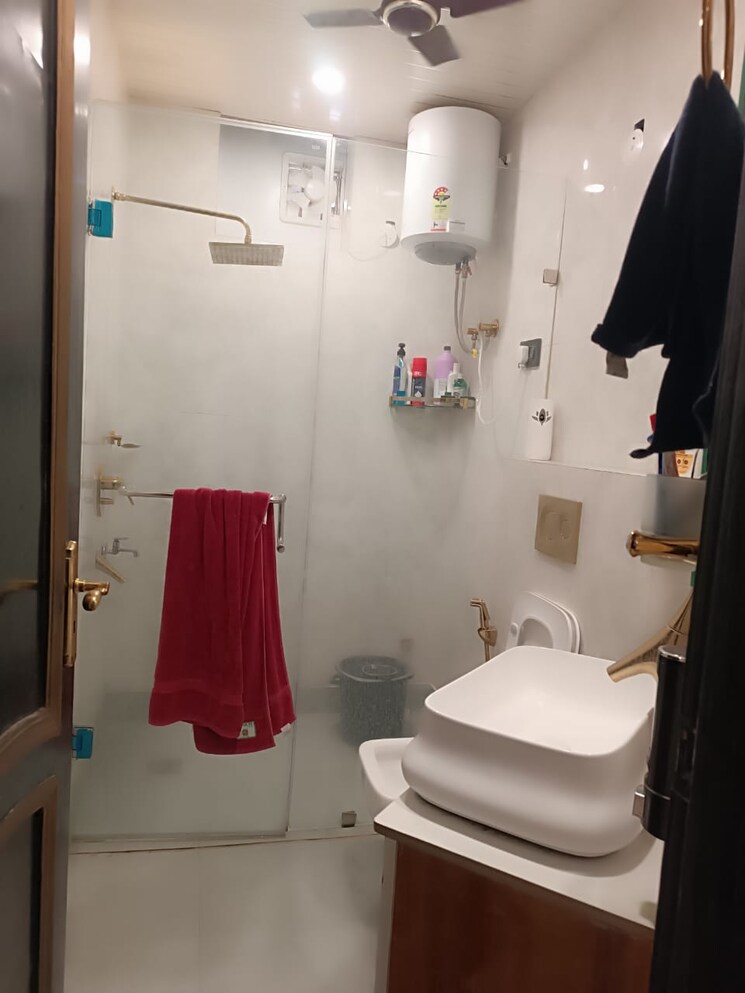 Bathroom, boutique-residential-apartments-c-220 2 Bedroom 125 Sq.Yd. Apartment In Malviya Nagar Delhi 8514261