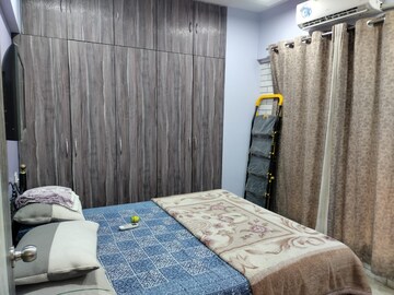 Room in 1 BHK Apartment at Athene CHS, Majiwada – for Rent