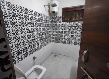 Attached Bathroom in 2 BHK Independent House at Jankipuram – for Rent