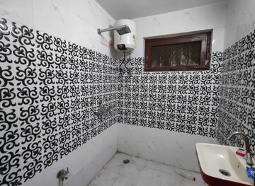Attached Bathroom in 2 BHK Independent House at Jankipuram – for Rent