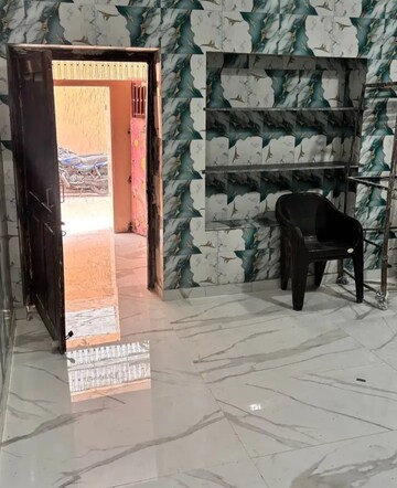 Room in 2 BHK Villa at Jankipuram – for Rent