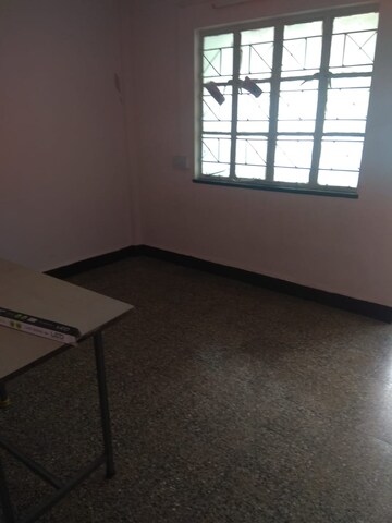 Room in 2 BHK Apartment at Prasad Apartment Dahanukar Colony, Kothrud – for Rent