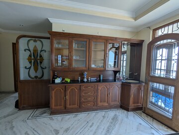 Room in 3 BHK Apartment at Jubilee Hills – for Rent