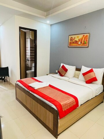 Kitchen in 1 BHK Builder Floor at Sector 38 – for Rent