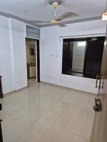 Room in 3 BHK Apartment at Charkop Priya CHS, Kandivali West – for Rent