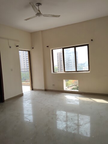 Room in 3.5 BHK Apartment at Ardee City Palm Grove Heights, Sector 52 – for Rent