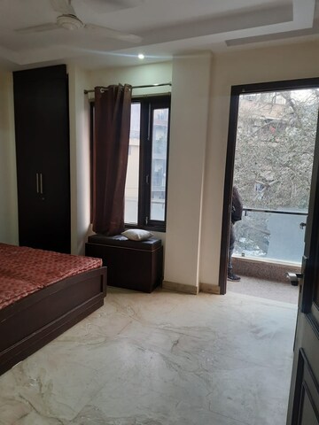 Room in 3 BHK Apartment at Worli Sea Face – for Rent