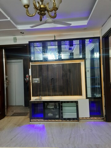Room in 3 BHK Apartment at Worli Sea Face – for Rent