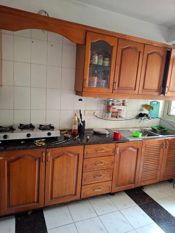 Room in 3 BHK Apartment at Ansal Sushant Estate, Sector 52 – for Rent