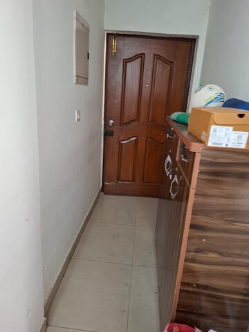 Room in 3 BHK Apartment at Ansal Sushant Estate, Sector 52 – for Rent