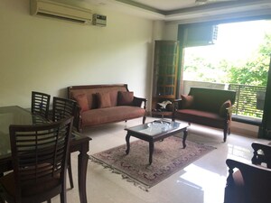 Living Room in 4 BHK Apartment at DLF The Icon, Dlf Phase V – for Sale