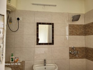 Bathroom in 4 BHK Apartment at DLF The Icon, Dlf Phase V – for Sale