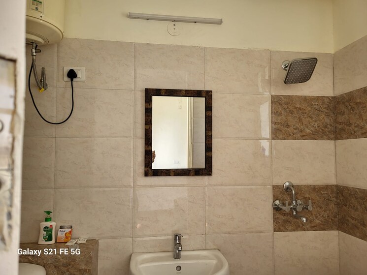 Bathroom, dlf-the-icon 4 Bedroom 2610 Sq.Ft. Apartment In Dlf Phase V Gurgaon 8514728