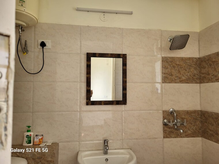 Bathroom, dlf-the-icon 4 Bedroom 2610 Sq.Ft. Apartment In Dlf Phase V Gurgaon 8514728