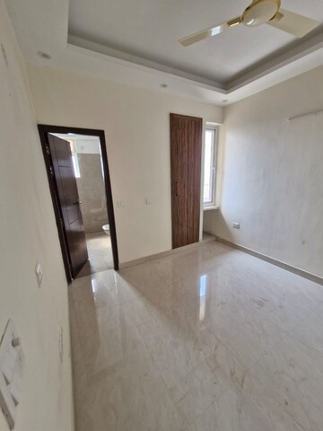 Room in 3 BHK Apartment at Indrapuram – for Rent