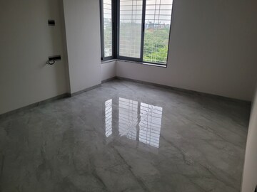Room in 4 BHK Apartment at Model Colony – for Rent
