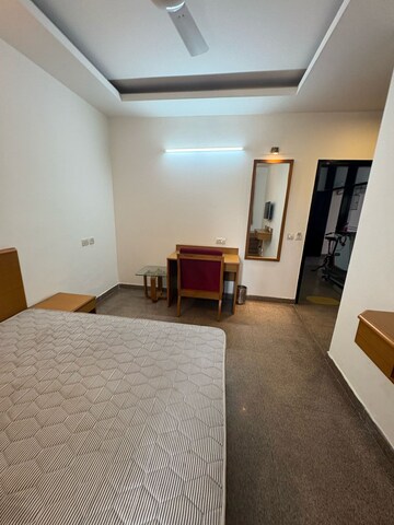 Room in Studio Builder Floor at Sector 45 – for Rent