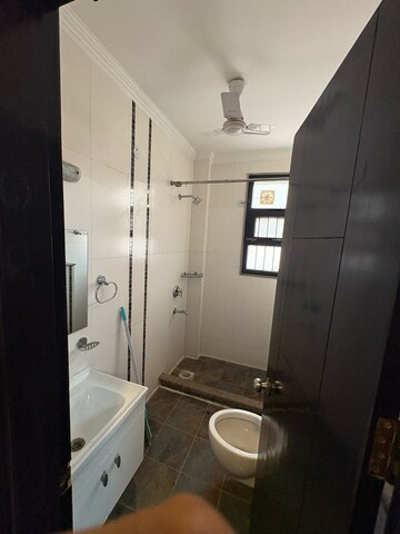 Attached Bathroom in Studio Builder Floor at Sector 45 – for Rent