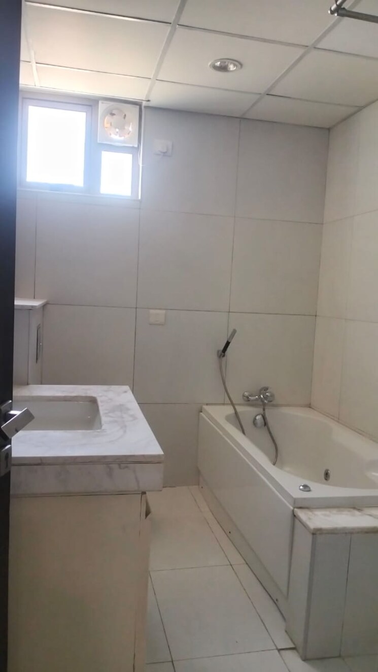 Bathroom, ireo-victory-valley 3 Bedroom 2616 Sq.Ft. Apartment In Sector 67 Gurgaon 8514950