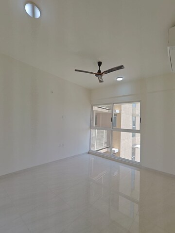Room in 3 BHK Apartment at Lodha Bella Vita, Nibm Road – for Rent