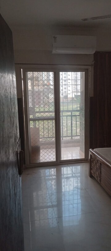Room in 3 BHK Apartment at Futec Gateway, Sector 75 – for Sale