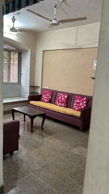Room in  Pg at Kandivali East – for Rent