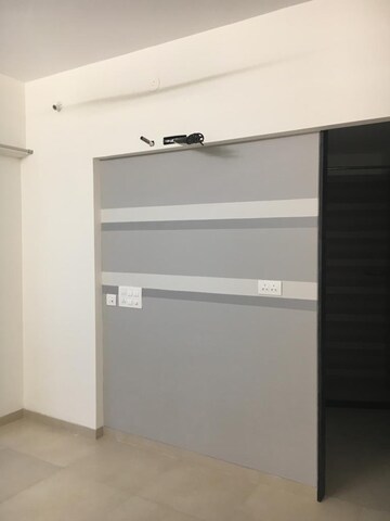Room in 2 BHK Apartment at Divine Aspen Garden, Goregaon East – for Rent