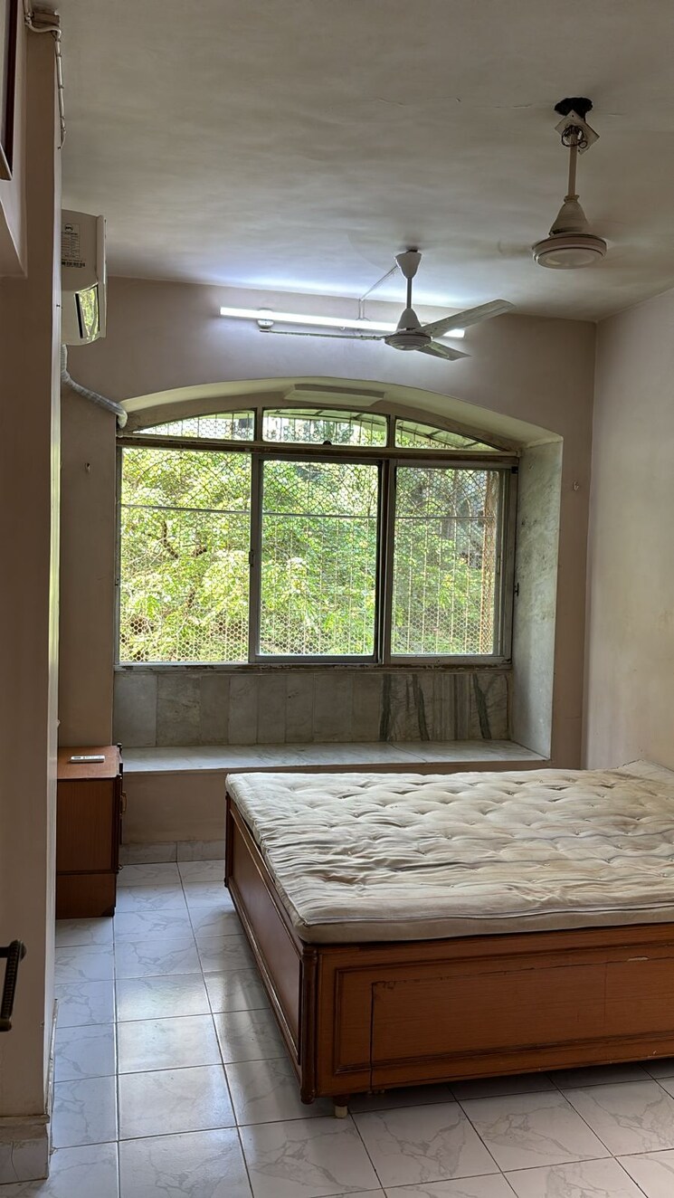 Room, kandivali east Pg For Boys In Kandivali East 8515158