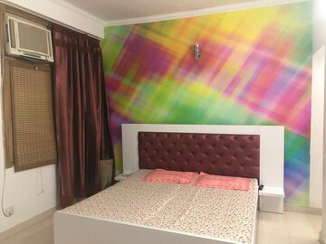 Room in 3 BHK Builder Floor at Sector 50 – for Rent