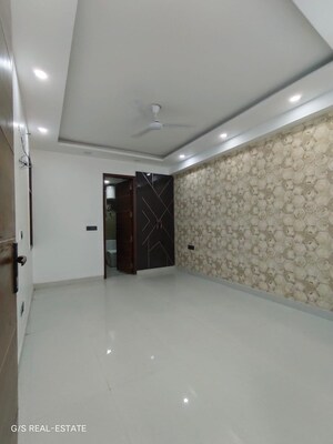 Room in 2 BHK Builder Floor at Mehrauli – for Sale
