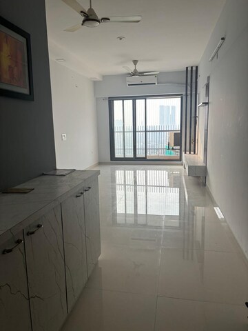 Room in 2 BHK Apartment at Kanakia Levels, Malad East – for Rent