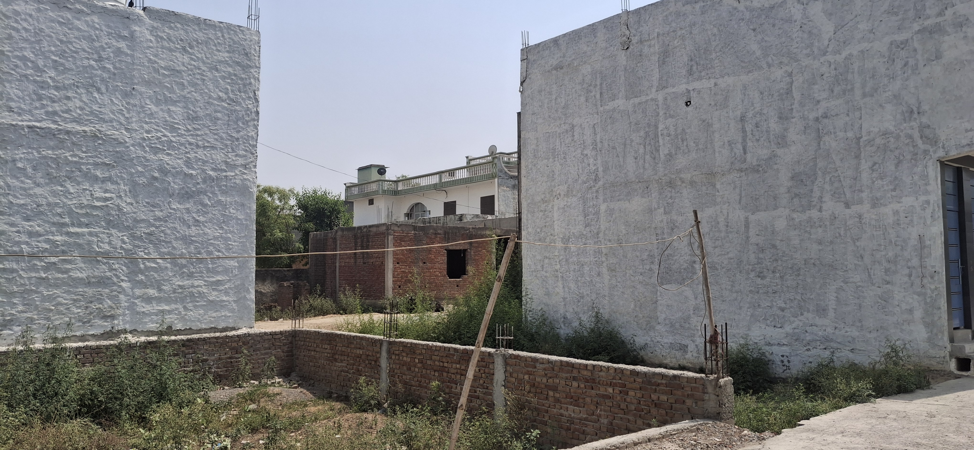 Plot For Sale in Mk Propty 