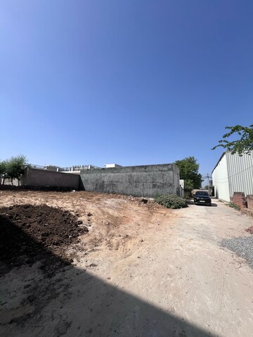  Plot – Exterior View View at Dlf Phase iv - for Sale