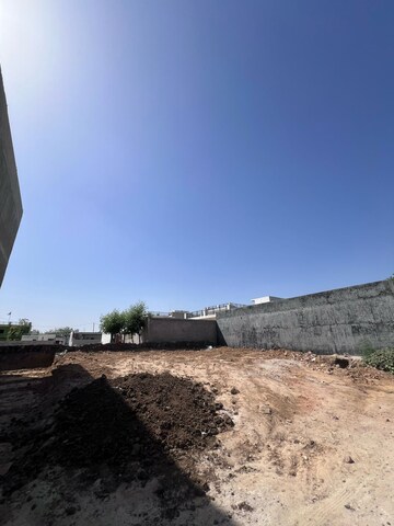 Plot – Exterior View View at Dlf Phase iv - for Sale