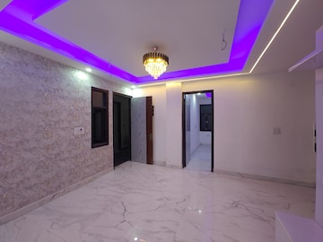 Room in 3 BHK Builder Floor at Sector 73 – for Sale