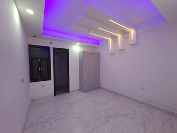 Room in 3 BHK Builder Floor at Sector 73 – for Sale