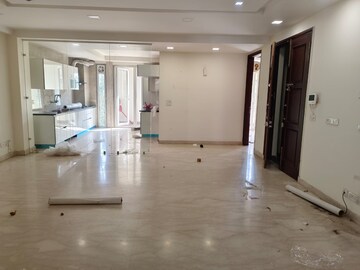 Room in 3 BHK Builder Floor at Sector 50 – for Rent