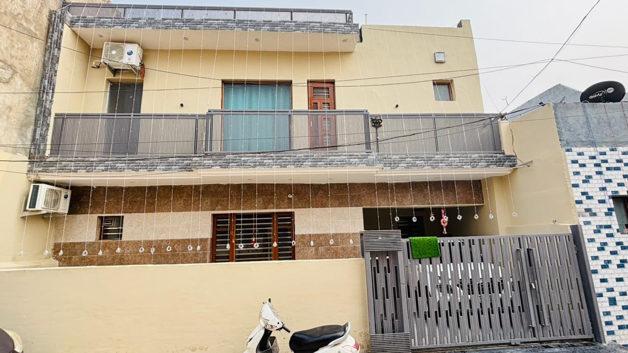 3 BHK + Pooja Room,Servant Room,Study Room,Extra Room Independent House For Sale in Gtb Nagar 