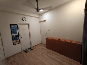 Room in 1 BHK Apartment at Andheri West – for Rent