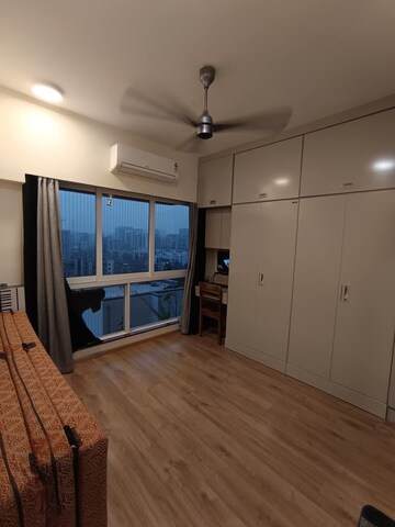 Room in 1 BHK Apartment at Andheri West – for Rent