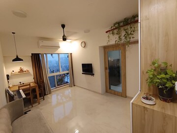 Room in 1 BHK Apartment at Andheri West – for Rent