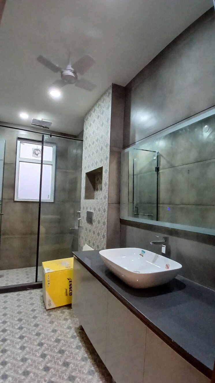 Bathroom, sector 51 4 Bedroom 2000 Sq.Ft. Builder Floor In Sector 51 Gurgaon 8515791