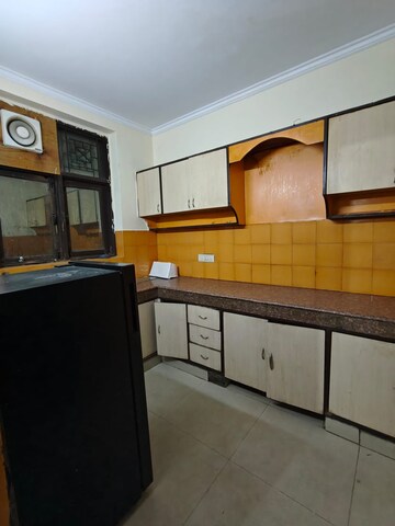 Kitchen in 2 BHK Builder Floor at Sector 40 – for Rent
