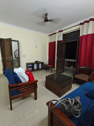 Living Room in 2 BHK Builder Floor at Sector 40 – for Rent